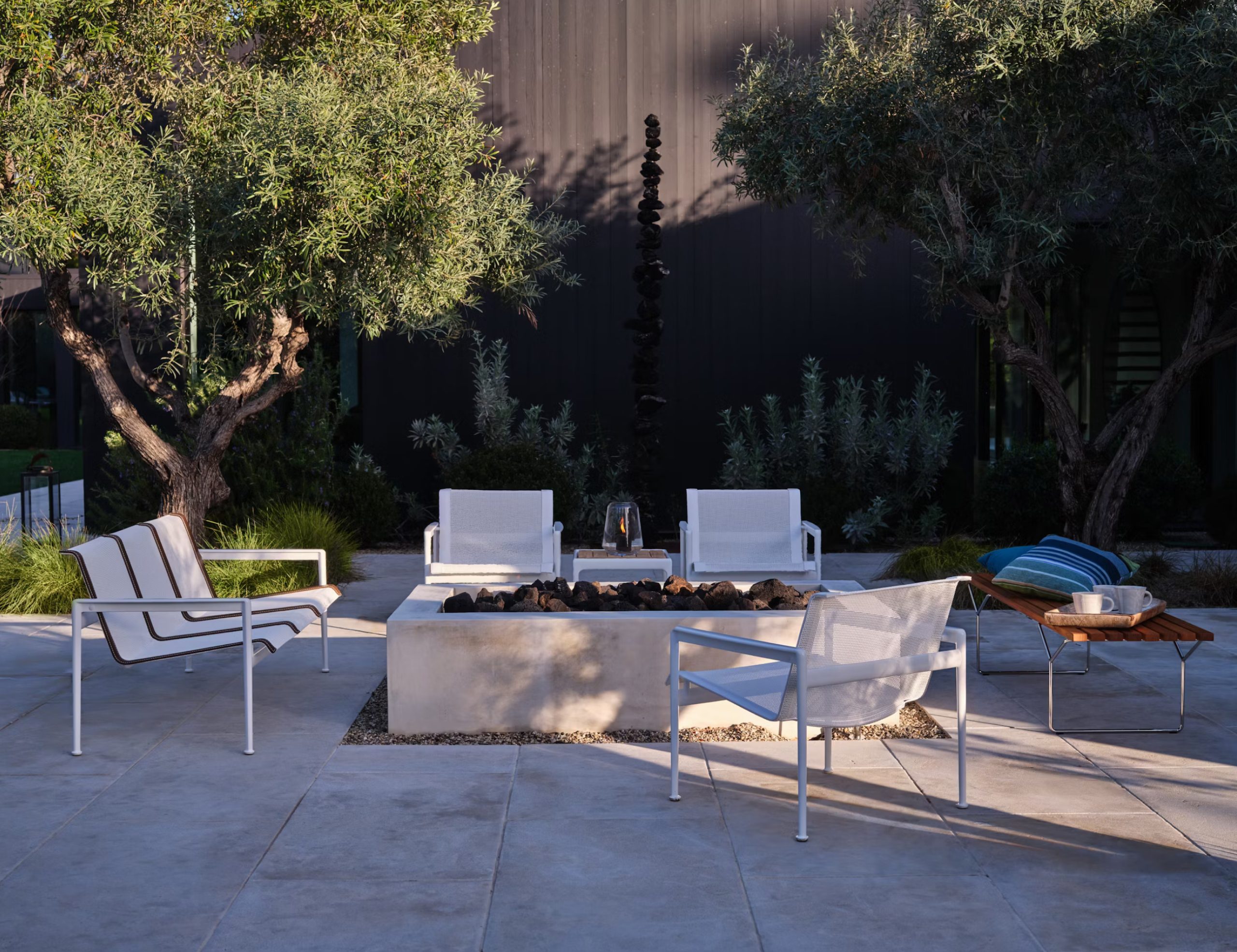 KNOLL OUTDOOR